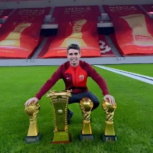 开云官方网站-喜讯！他是本赛季唯一可能被上港点名续约的老将，表现获得认可